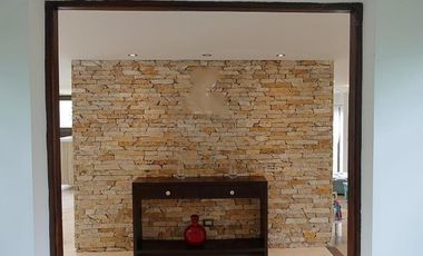 Casa en venta - 5 Dormitorios 3 Baños - Mar del Plata