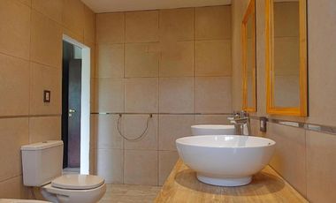 Casa en venta - 5 Dormitorios 3 Baños - Mar del Plata