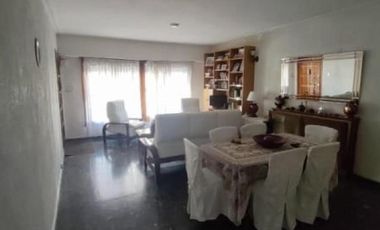 Casa en venta - 3 Dormitorios 2 Baños - Mar del Plata