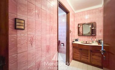 Casa 5 amb. con cochera doble y Galpón en Villa Primera