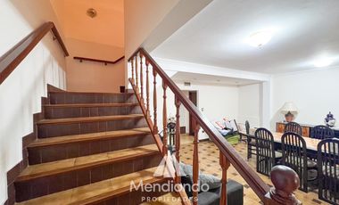 Casa 5 amb. con cochera doble y Galpón en Villa Primera