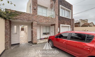 PH de 2 ambientes con patio y terraza propia con parrilla. CAISAMAR