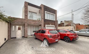 PH de 2 ambientes con patio y terraza propia con parrilla. CAISAMAR