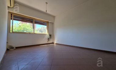 Departamento en Alquiler en Villa Ballester 2 ambientes Céntrico