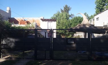 Casa en venta - 2 Dormitorios 1 Baño - 86Mts2 - Villa Parque Sicardi