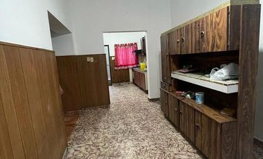 PH  FRENTE CON 2 COCHERAS SOBRE AVENIDA