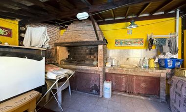 Venta encantadora casa/galpon con pileta