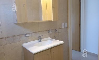 2 amb Amplio- Zona céntrica de Villa Ballester.