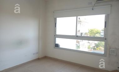 2 amb Amplio- Zona céntrica de Villa Ballester.