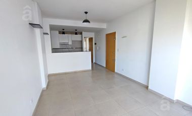 2 amb Amplio- Zona céntrica de Villa Ballester.