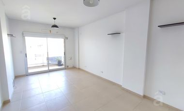 2 amb Amplio- Zona céntrica de Villa Ballester.