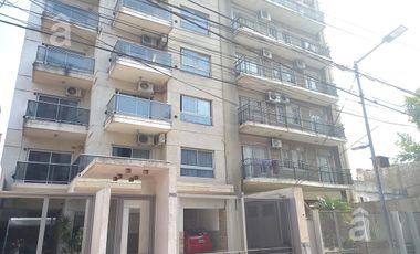 2 amb Amplio- Zona céntrica de Villa Ballester.