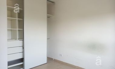 2 amb Amplio- Zona céntrica de Villa Ballester.