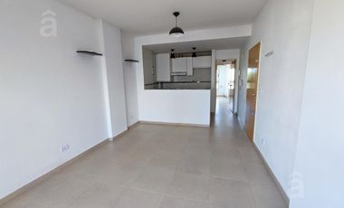 2 amb Amplio- Zona céntrica de Villa Ballester.
