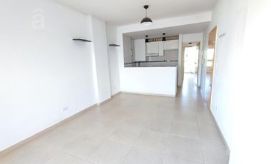 2 amb Amplio- Zona céntrica de Villa Ballester.