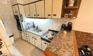 Chalet en venta en zona Barrio Pompeya. 3 dormitorios, 2 baños, garage , parque , quincho