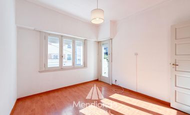 PH 3 amb.   dep. con balcón terraza al frente y terraza propia. Zona Aldrey.