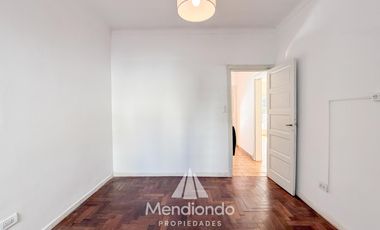 PH 3 amb.   dep. con balcón terraza al frente y terraza propia. Zona Aldrey.