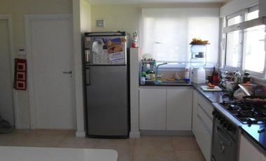 Hermosa casa con Gran Terreno en Madariaga