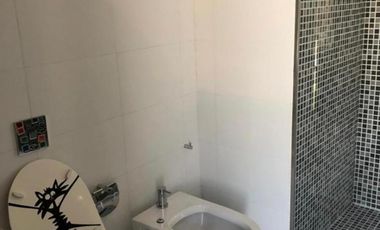 Casa en alquiler - 4 Dormitorios 6 Baños - Cocheras - 1.224Mts2 - Godoy Cruz