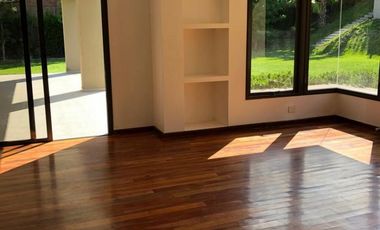 Casa en alquiler - 4 Dormitorios 6 Baños - Cocheras - 1.224Mts2 - Godoy Cruz