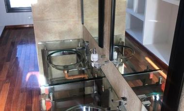 Casa en alquiler - 4 Dormitorios 6 Baños - Cocheras - 1.224Mts2 - Godoy Cruz