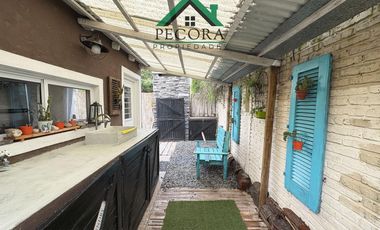 Triplex - Barrio Jardines de Escobar - Olazabal 390