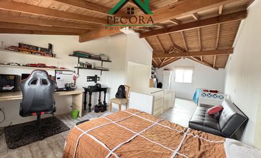 Triplex - Barrio Jardines de Escobar - Olazabal 390