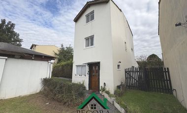 Triplex - Barrio Jardines de Escobar - Olazabal 390