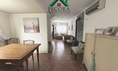 Triplex - Barrio Jardines de Escobar - Olazabal 390