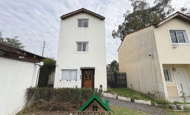 Triplex - Barrio Jardines de Escobar - Olazabal 390