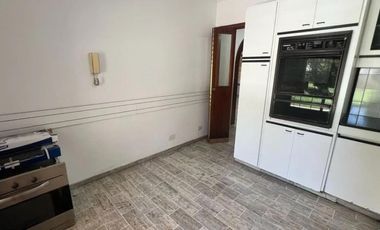 Casa en venta - 2 Dormitorios 2 Baños - Quilmes