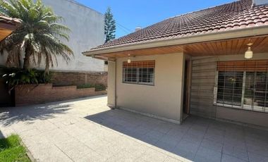 Casa en venta - 2 Dormitorios 2 Baños - Quilmes