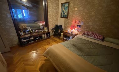 Venta - Casa 7 amb. c/Garage 3 autos - Bo. Vte López