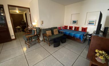 Venta - Casa 7 amb. c/Garage 3 autos - Bo. Vte López