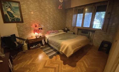 Venta - Casa 7 amb. c/Garage 3 autos - Bo. Vte López