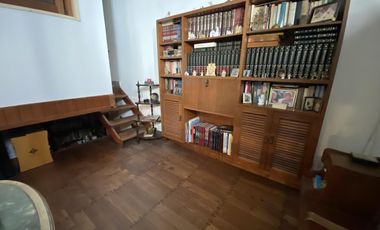 Venta - Casa 7 amb. c/Garage 3 autos - Bo. Vte López