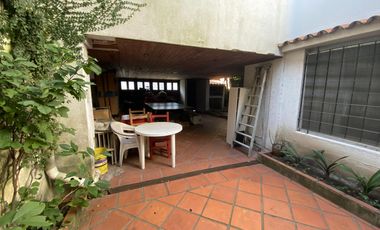 Venta - Casa 7 amb. c/Garage 3 autos - Bo. Vte López