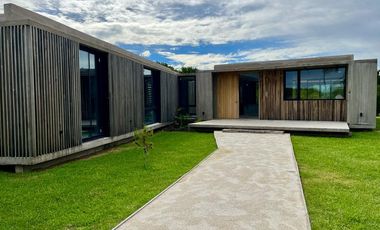Casa en venta - 4 Dormitorios 3 Baños - 1.400Mts2 - Pinamar
