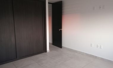 Casa modelo Hondarribia en Puerta Real 2, 3 recámaras, sala TV.