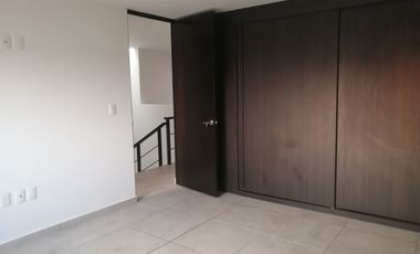 Casa modelo Hondarribia en Puerta Real 2, 3 recámaras, sala TV.