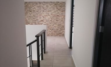 Casa modelo Hondarribia en Puerta Real 2, 3 recámaras, sala TV.