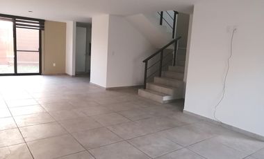 Casa modelo Hondarribia en Puerta Real 2, 3 recámaras, sala TV.