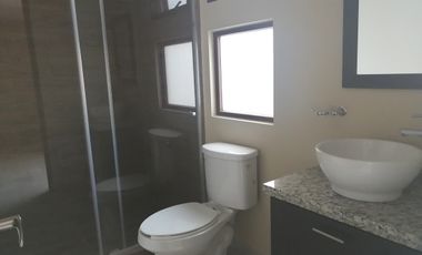 Casa modelo Hondarribia en Puerta Real 2, 3 recámaras, sala TV.