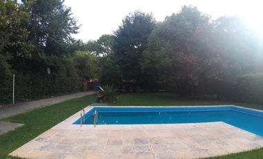 Casa en venta  - 2 Dormitorios 2 Baños - 750Mts2 - Berazategui