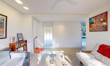 Casa en venta - 3 Dormitorios 3 Baños - Cochera - 1.673Mts2 - Club Miralagos