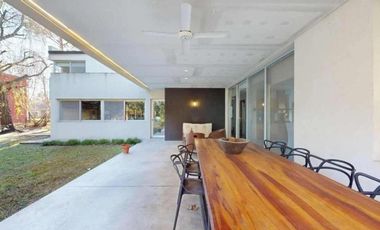 Casa en venta - 3 Dormitorios 3 Baños - Cochera - 1.673Mts2 - Club Miralagos