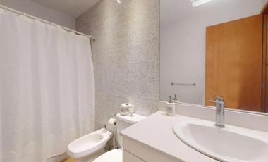 Casa en venta - 3 Dormitorios 3 Baños - Cochera - 1.673Mts2 - Club Miralagos