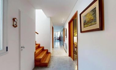 Casa en venta - 3 Dormitorios 3 Baños - Cochera - 1.673Mts2 - Club Miralagos