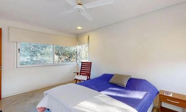 Casa en venta - 3 Dormitorios 3 Baños - Cochera - 1.673Mts2 - Club Miralagos